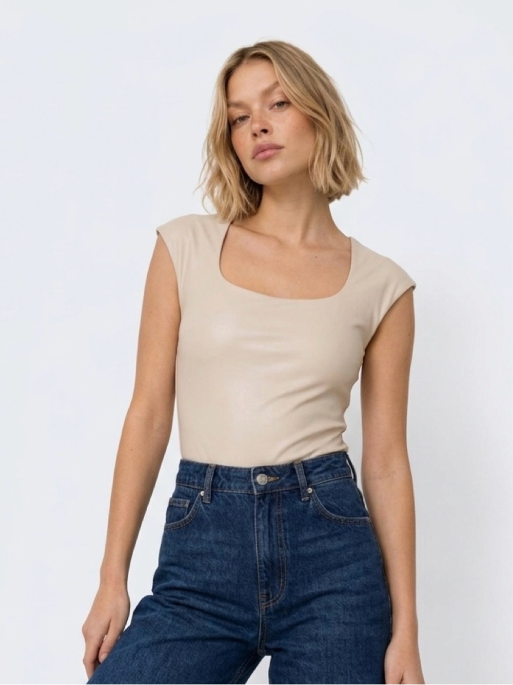 🩵- Last call- Body Contour- imitation leather Bodysuit - donating 9/28 🩵